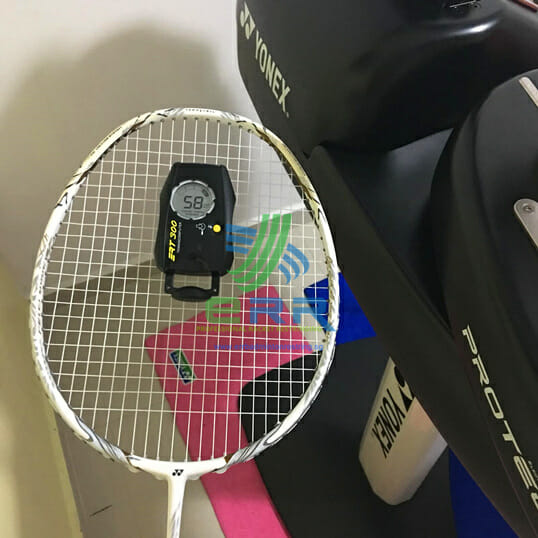尤尼克斯 BG66 羽毛球线评测 - 球拍重新穿线吉隆坡KL马来西亚专业羽毛球穿线认证穿线师 2024 的 Yonex BG66 球线评测